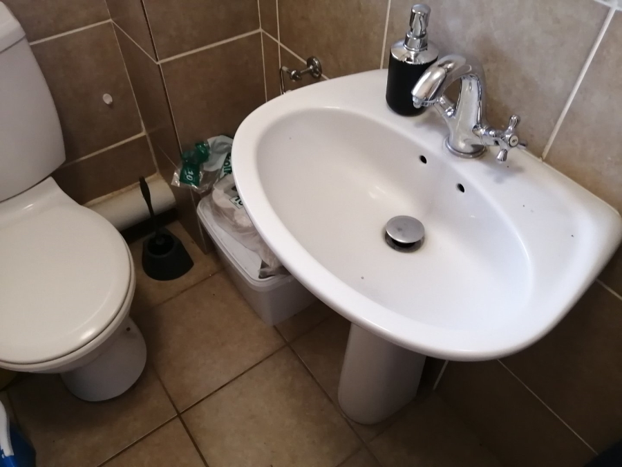 2 Bedroom Property for Sale in Vredenhof Sh Free State